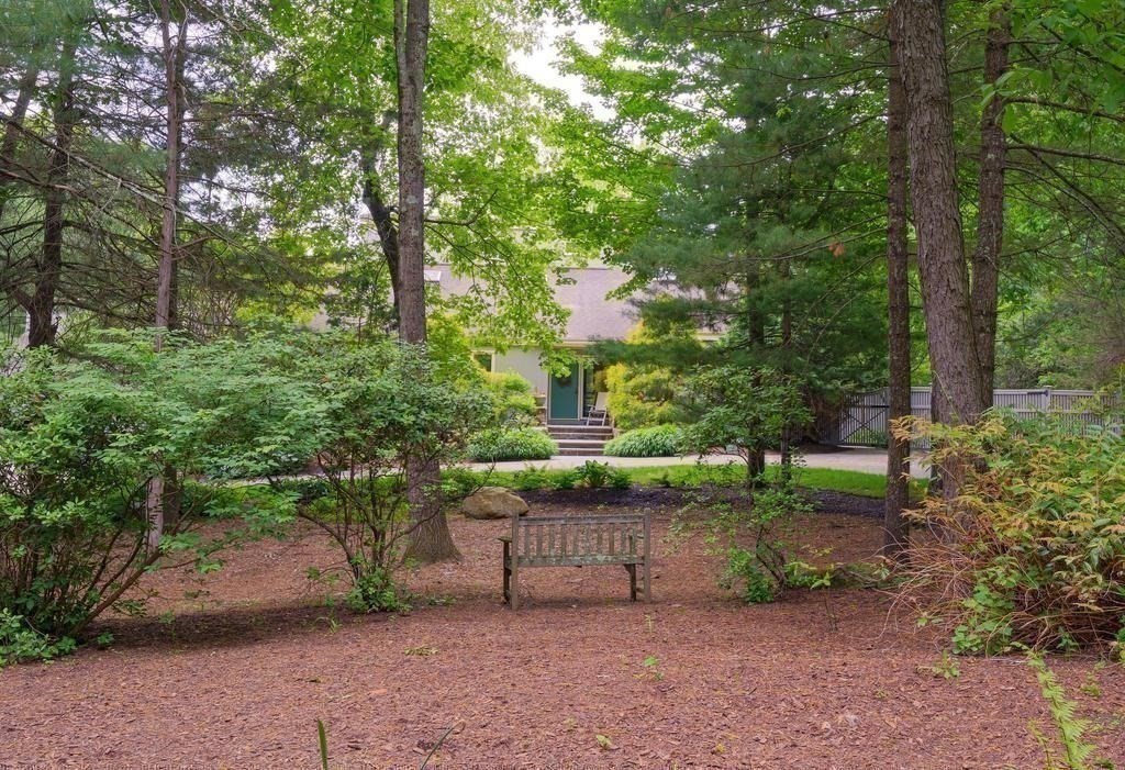 40 Bicentennial Way