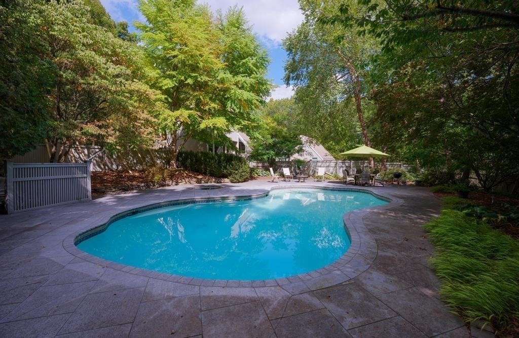 40 Bicentennial Way