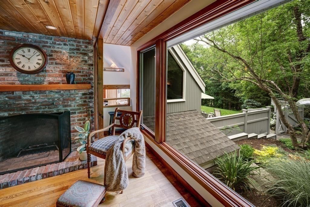 40 Bicentennial Way