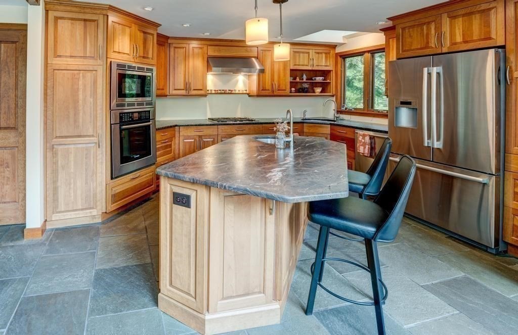 40 Bicentennial Way