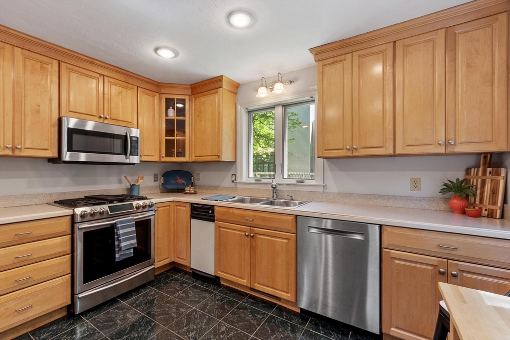 77 Parkhurst Dr # 77