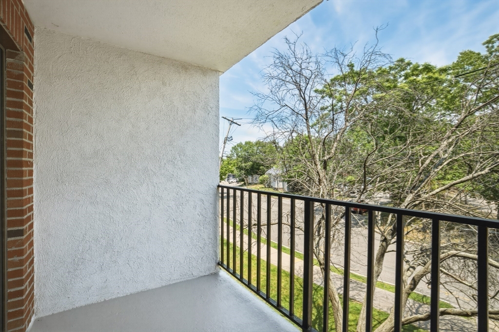 209 Riverview Ave # 5