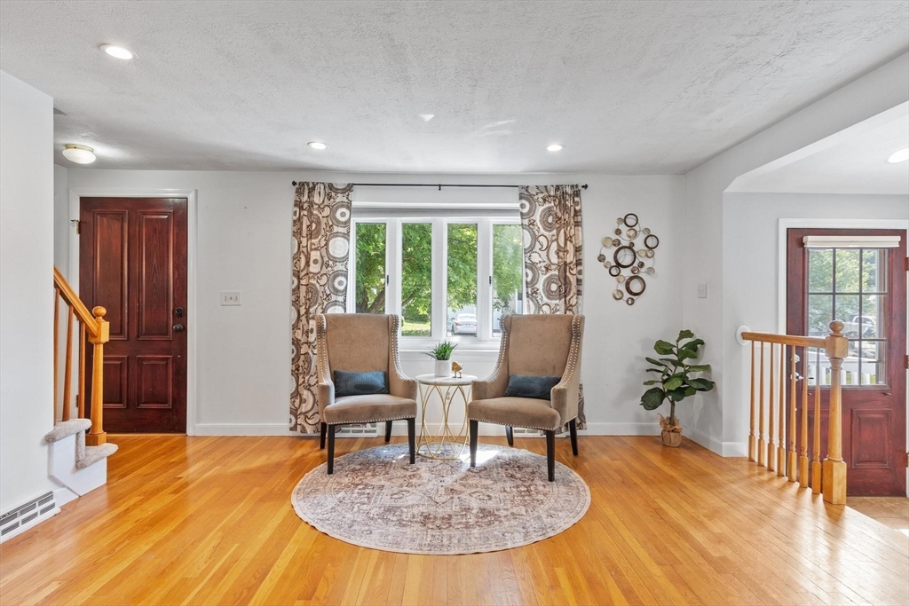 37 Newtown Rd