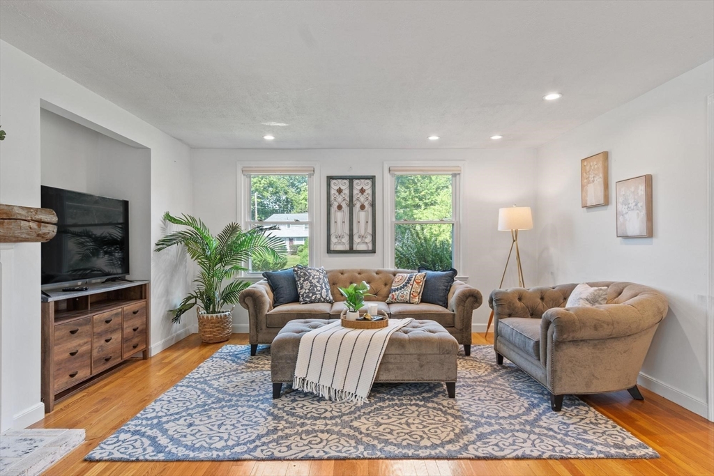 37 Newtown Rd