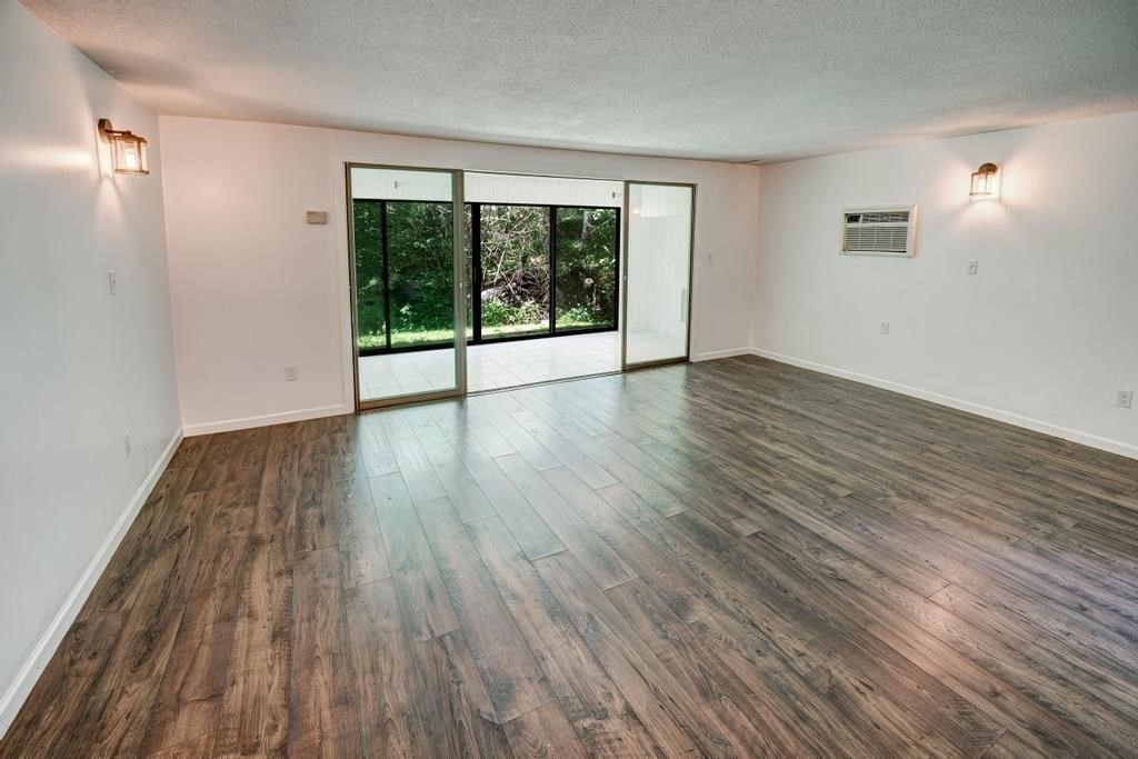 376 Great Rd # 15