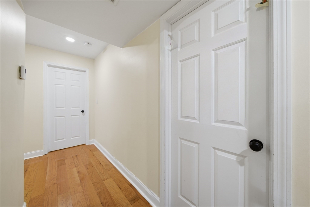 27 Ellington St # 2