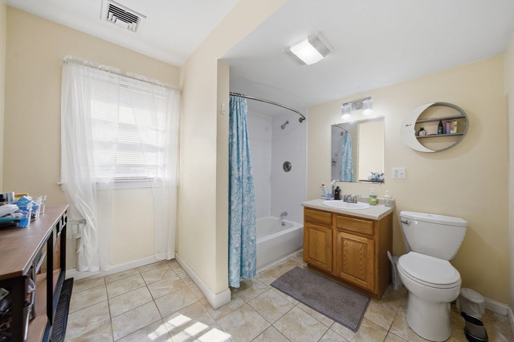 27 Ellington St # 2