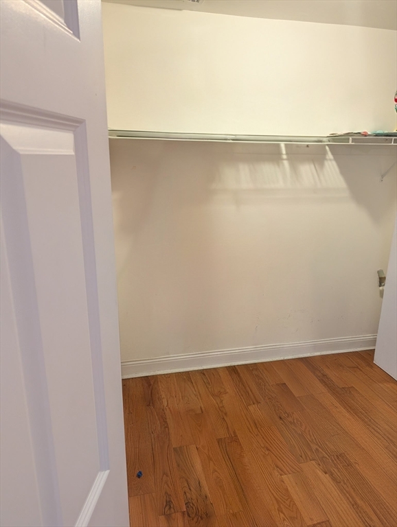 27 Ellington St # 2