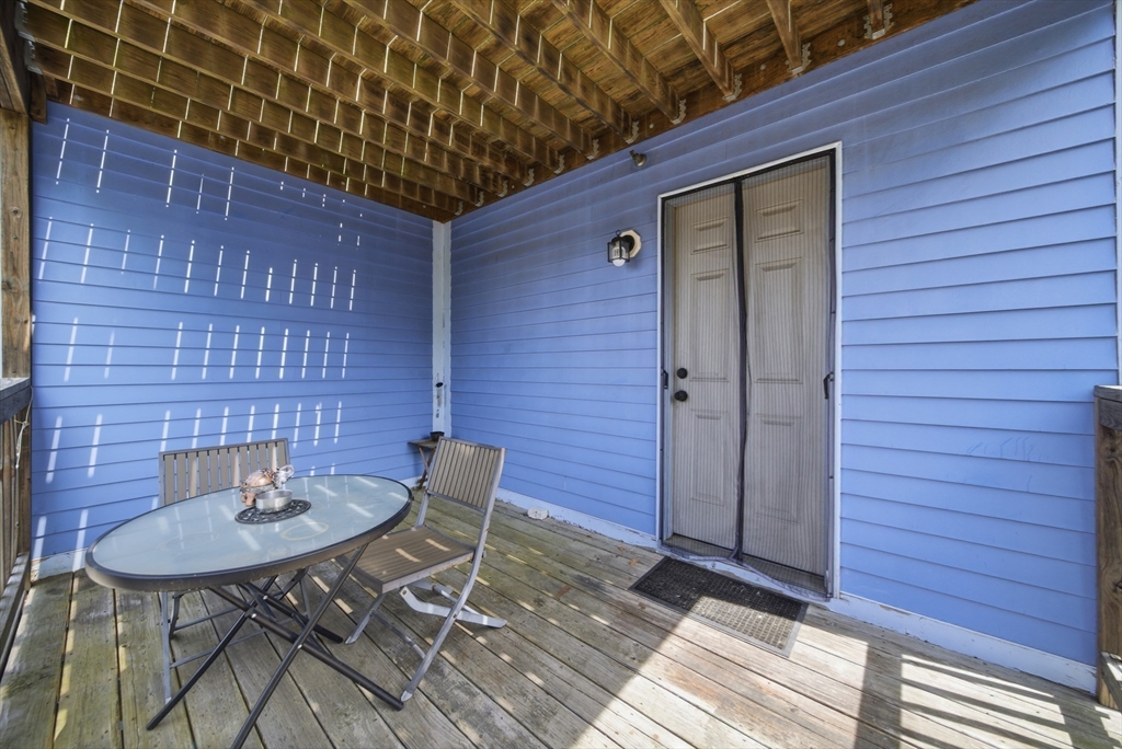 27 Ellington St # 2