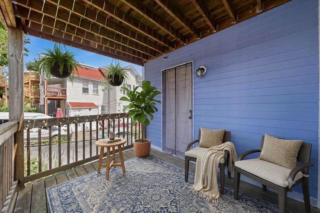 27 Ellington St # 2