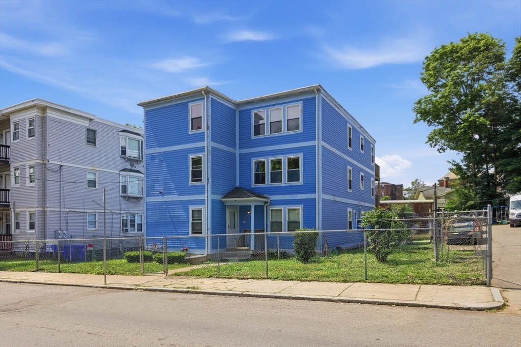 27 Ellington St # 2