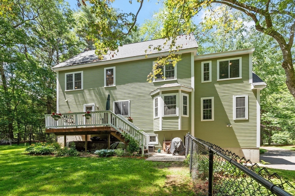 8 Whitney Ln