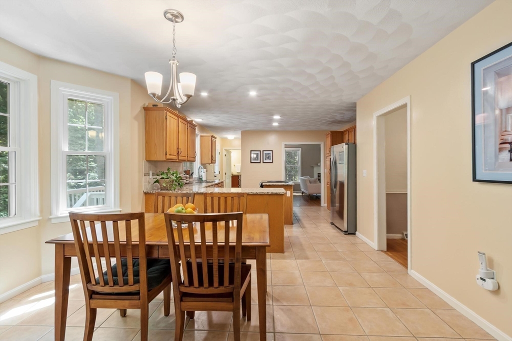 8 Whitney Ln