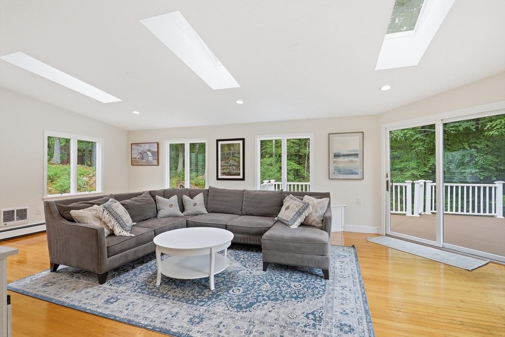 99 Nourse Rd