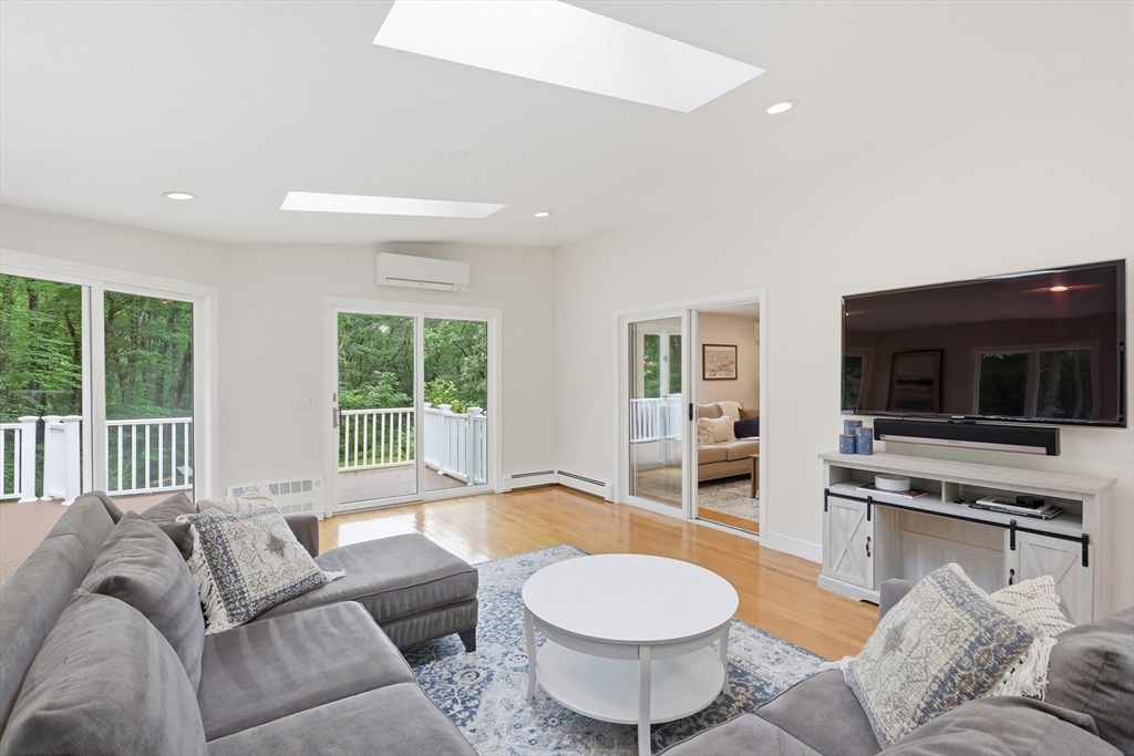 99 Nourse Rd