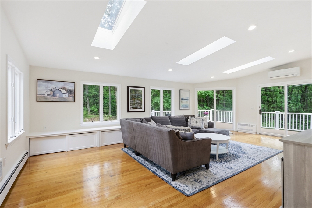 99 Nourse Rd