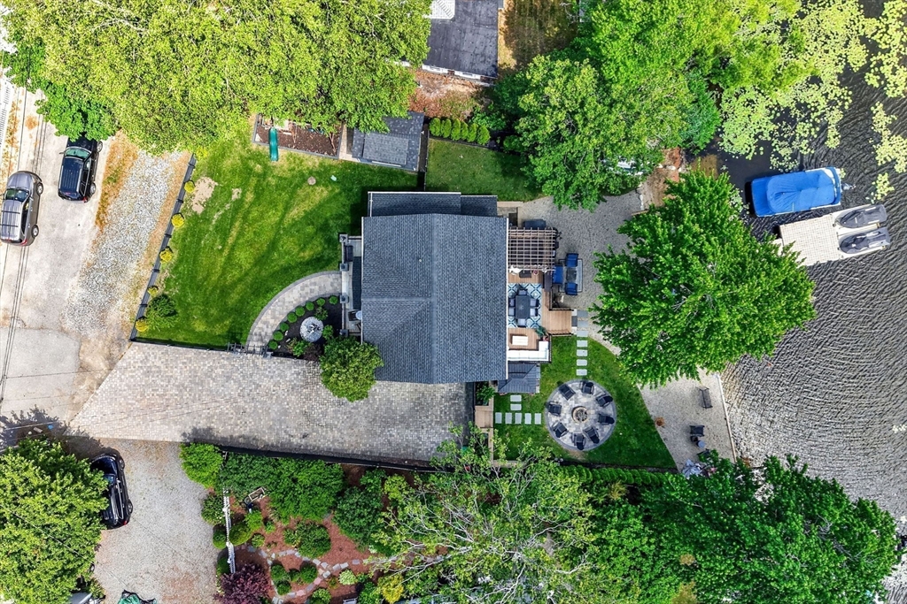 77 Furnace Ln