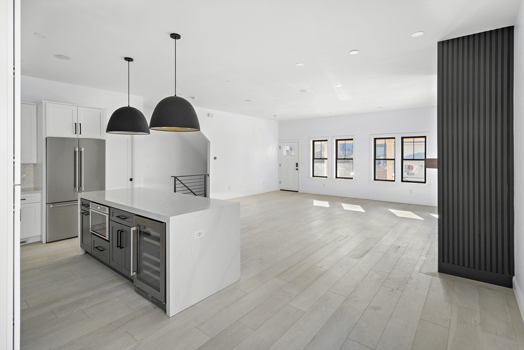 21 Woodbine St # 21