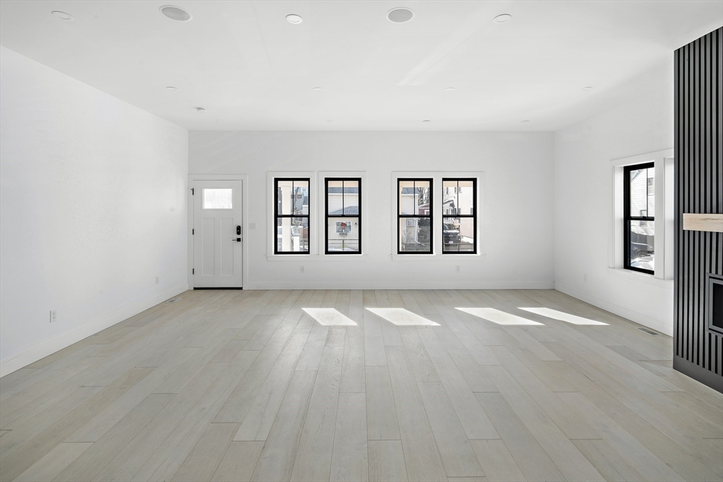 21 Woodbine St # 21