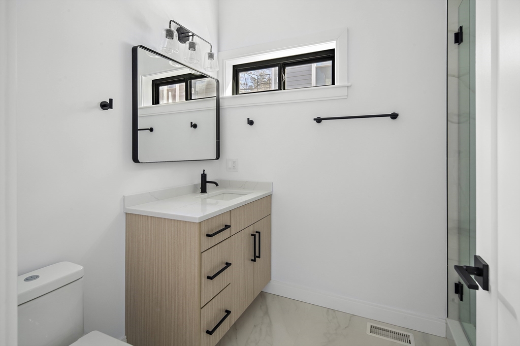 21 Woodbine St # 21