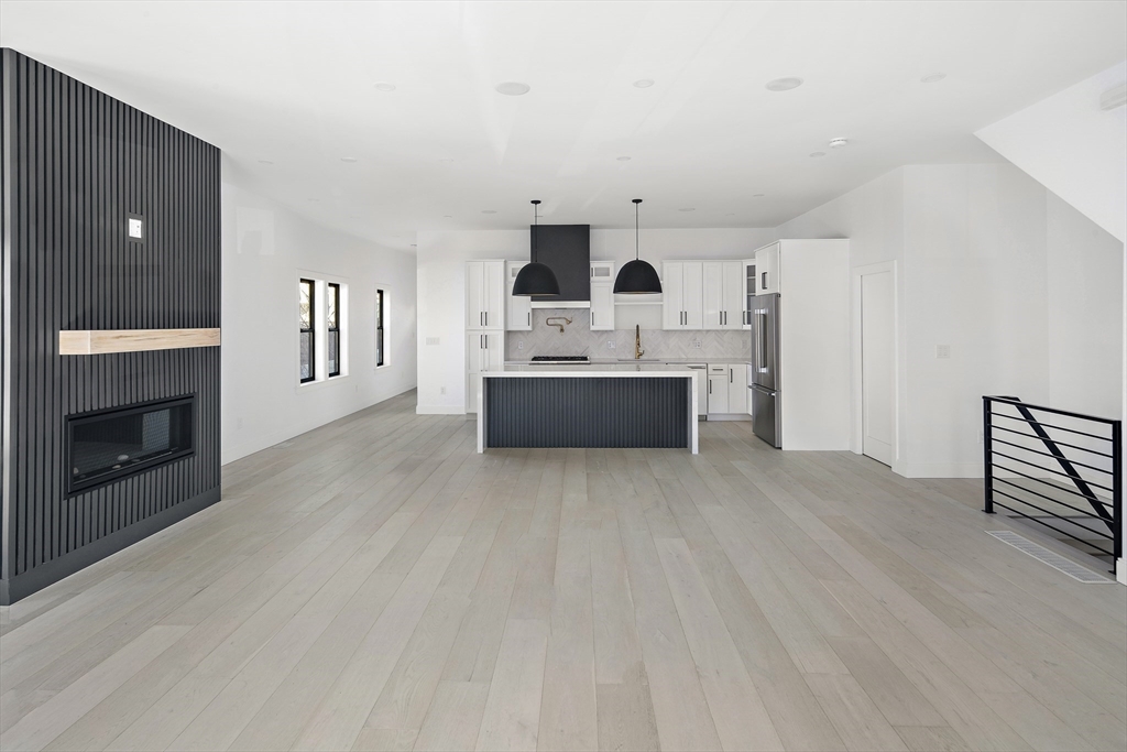 21 Woodbine St # 21