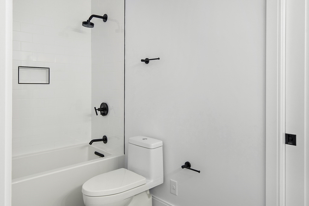 21 Woodbine St # 21