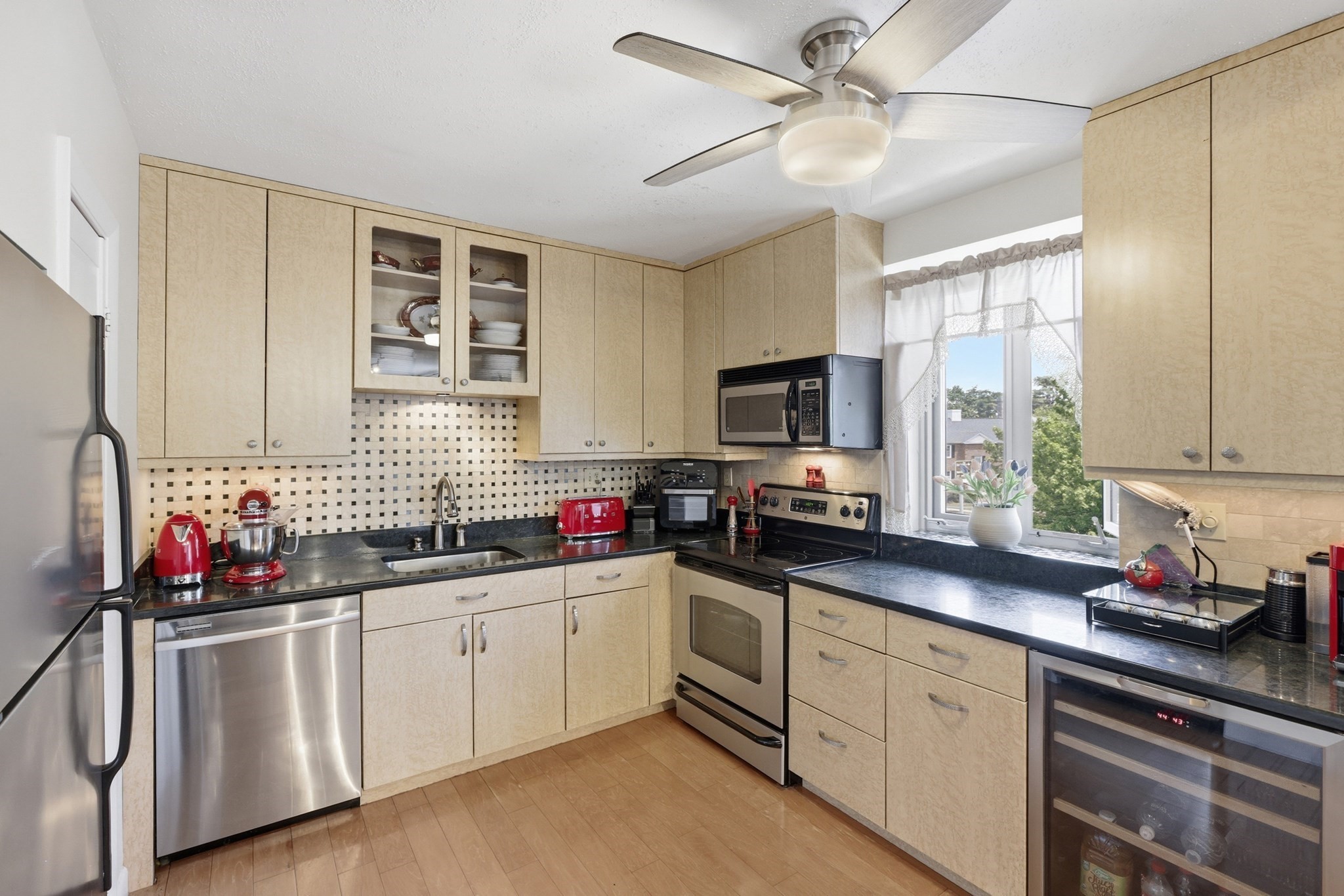 20 Hammond Pond Pkway # 201