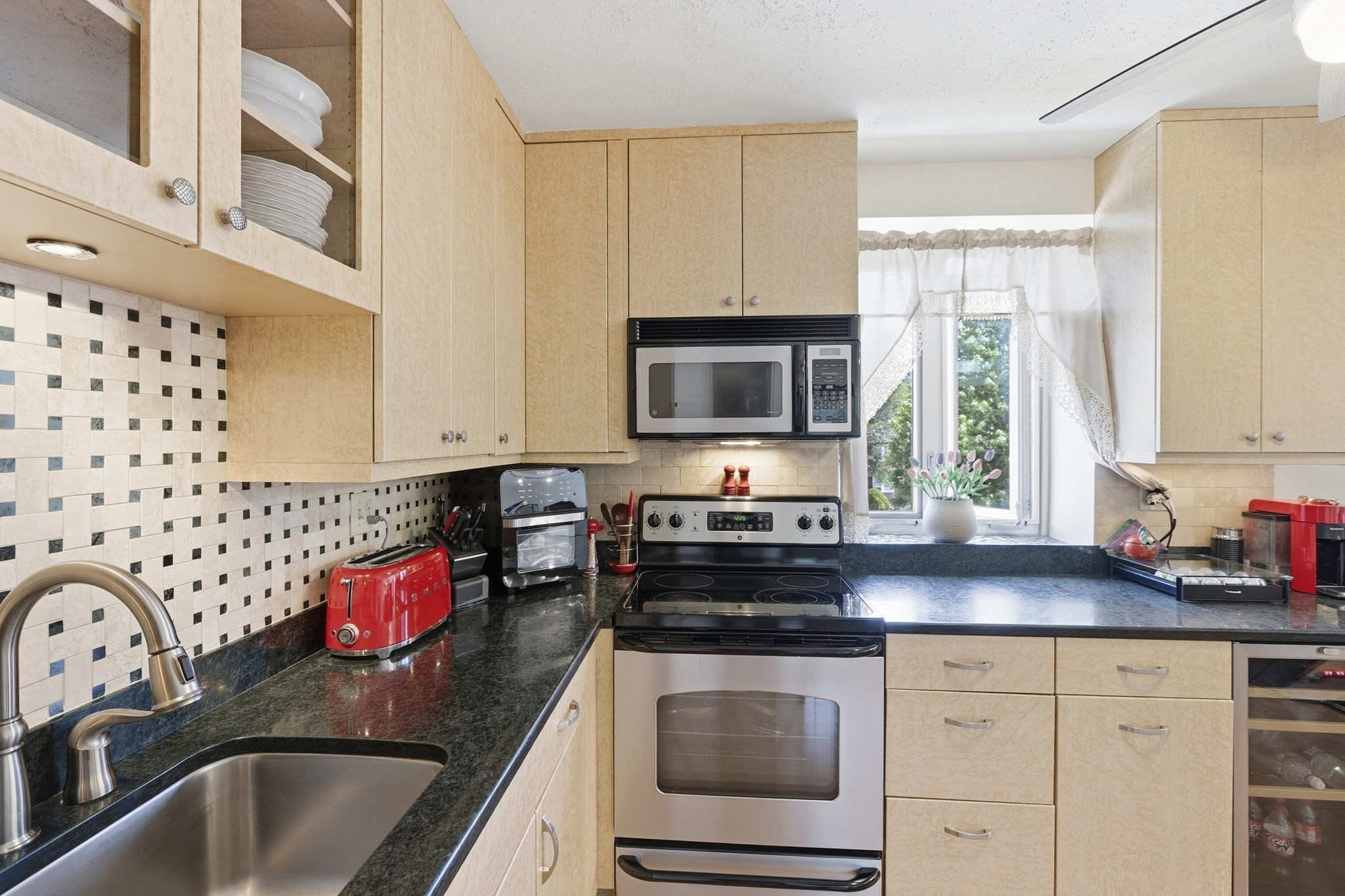 20 Hammond Pond Pkway # 201