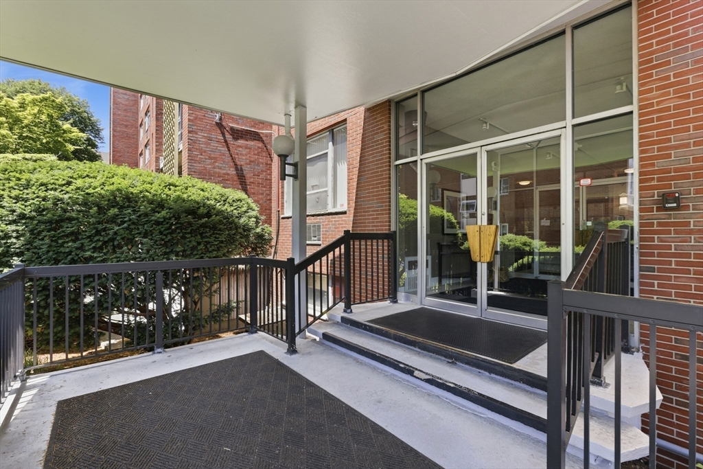 20 Hammond Pond Pkway # 201