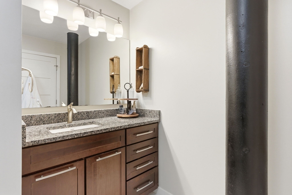 166 Terrace Street Unit: PH2