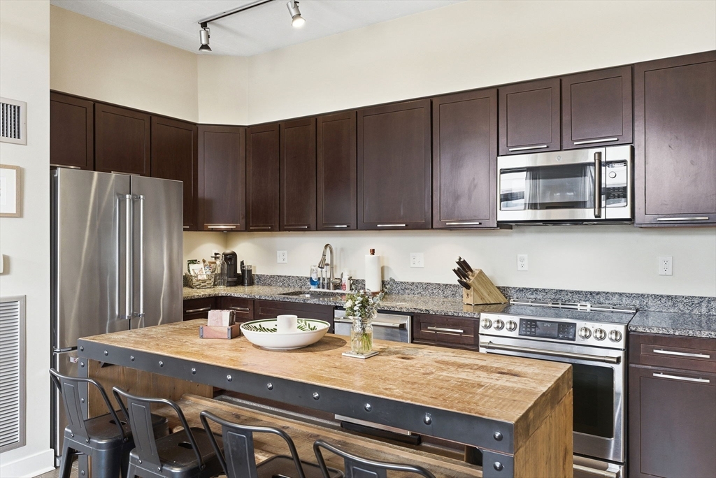 166 Terrace Street Unit: PH2