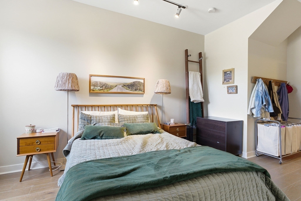 166 Terrace Street Unit: PH2