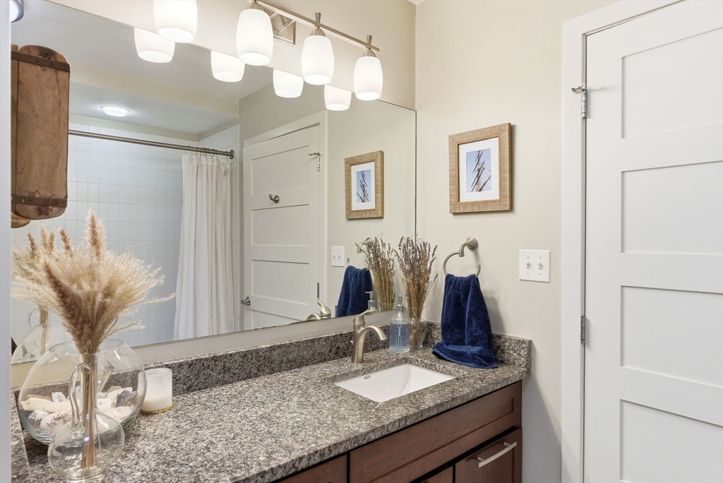 166 Terrace Street Unit: PH2