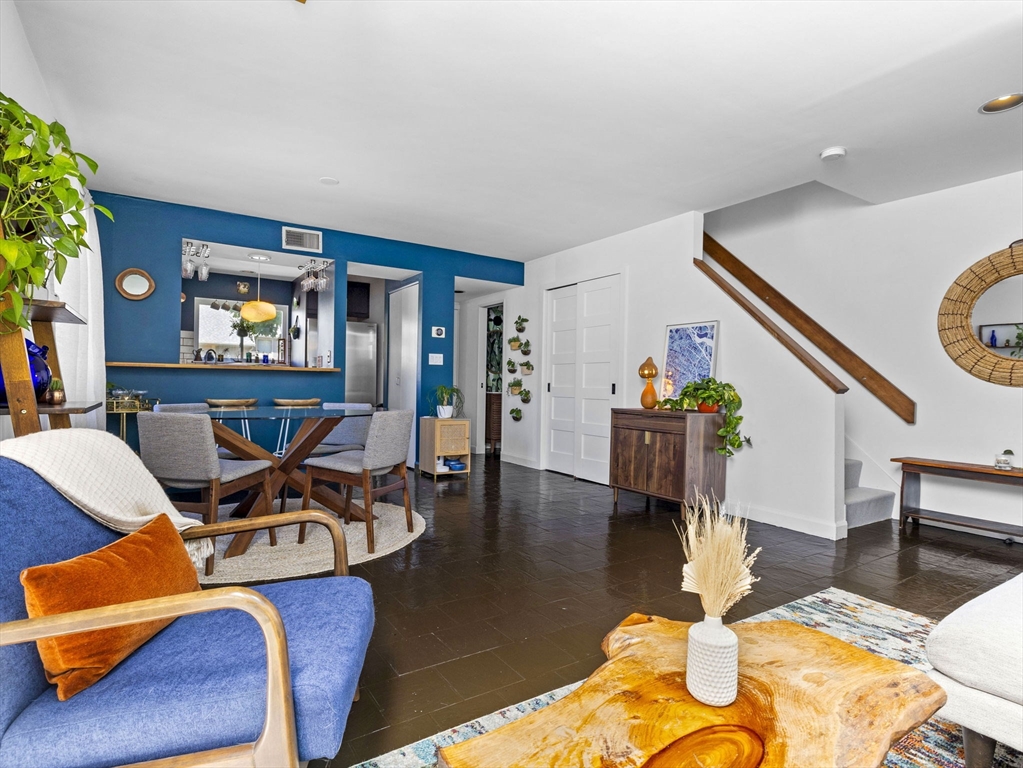 93 Governor Winthrop # 7A