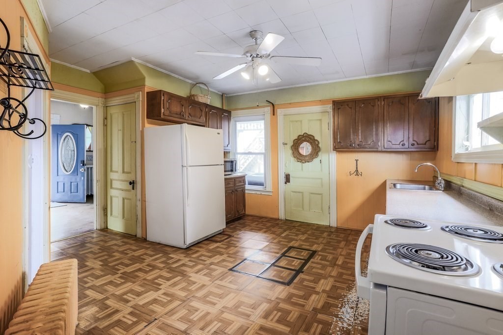 8 Boutelle St