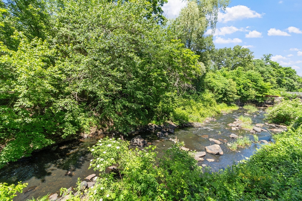 12 Brookside Rd # 25