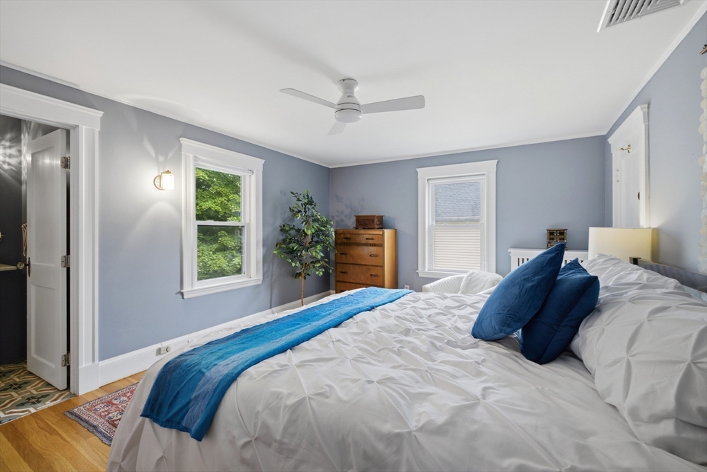 11 Crescent Hill Ave