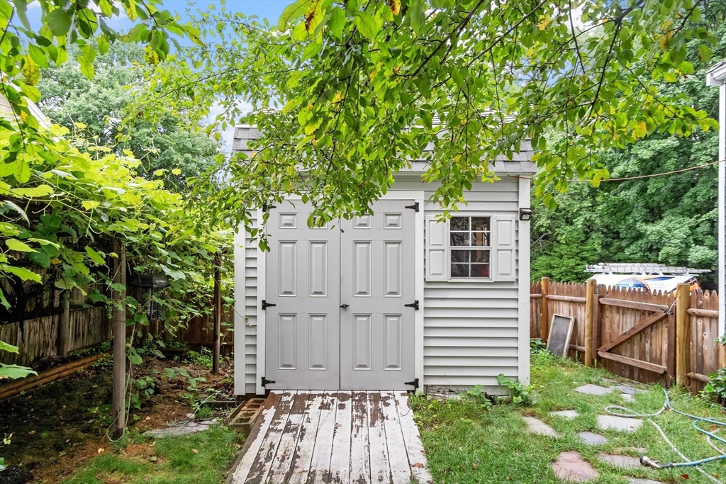 12 Hunt Rd