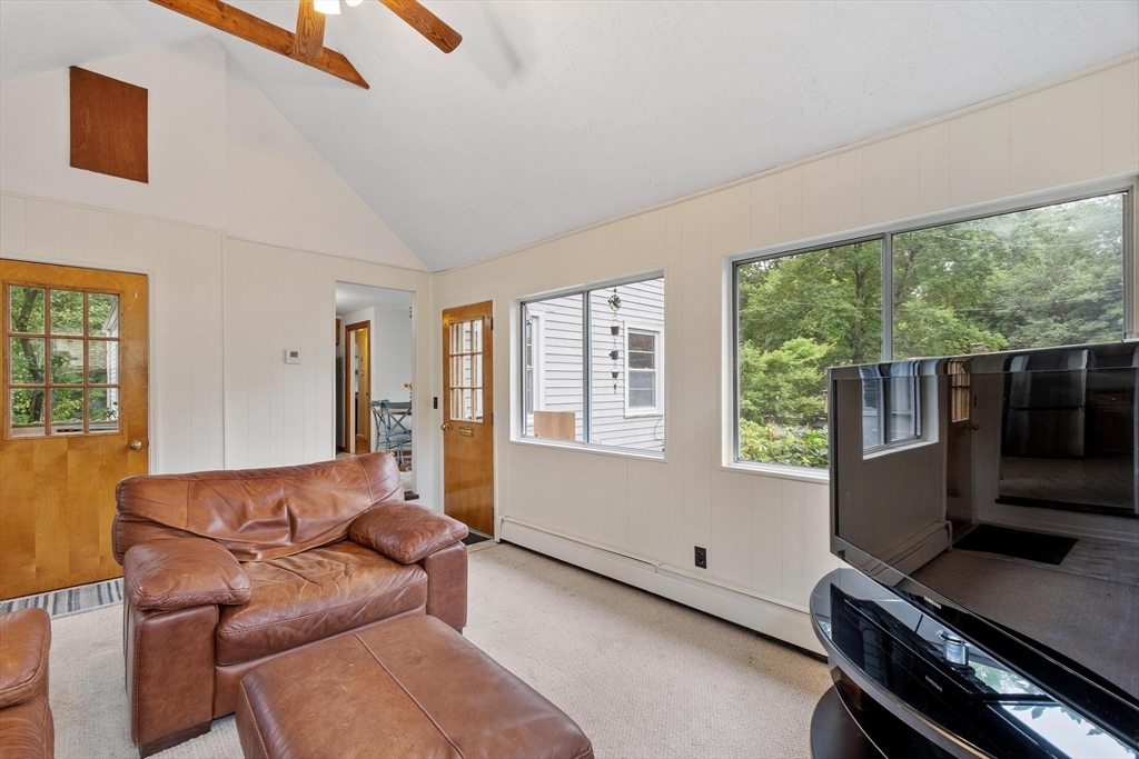 12 Hunt Rd