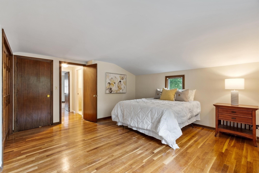 12 Hunt Rd