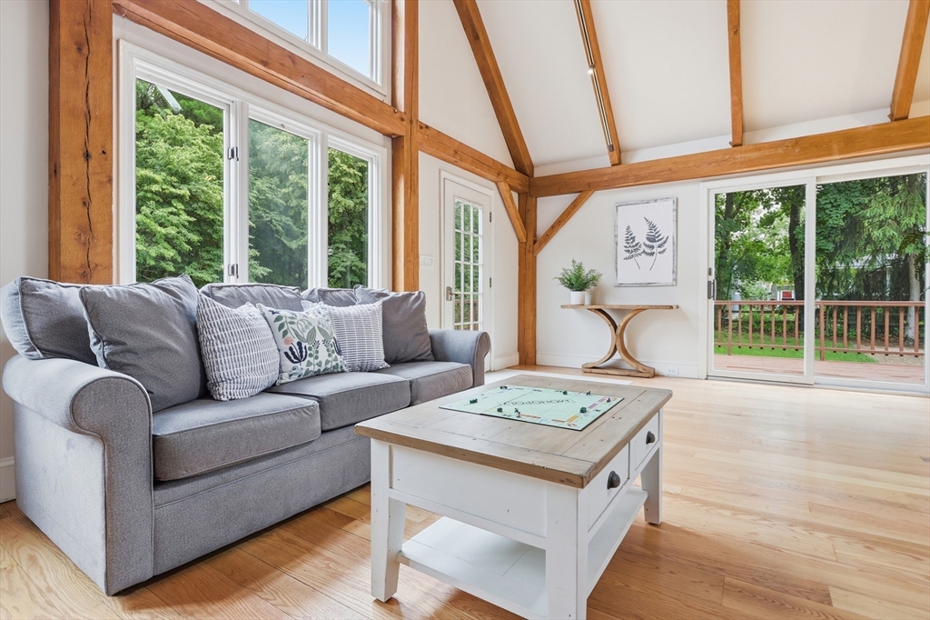 17 Orchard Dr
