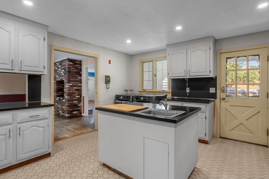 25 Manor Way