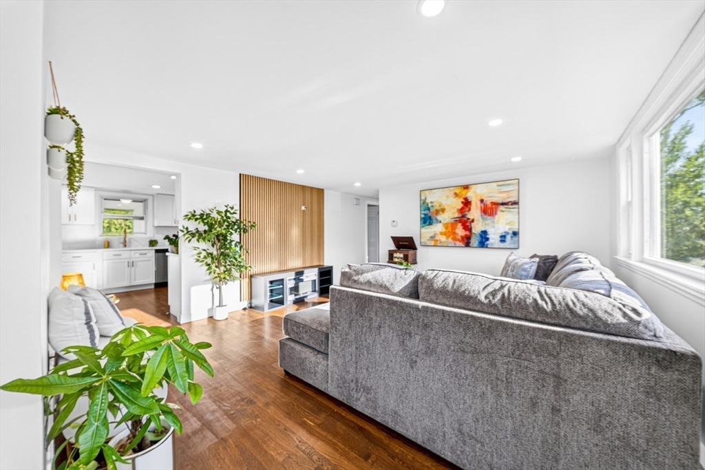 268 Lexington St