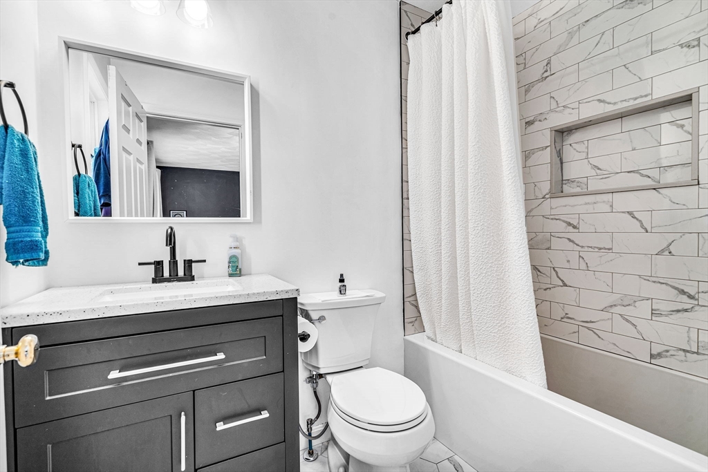 555 Main St # 8