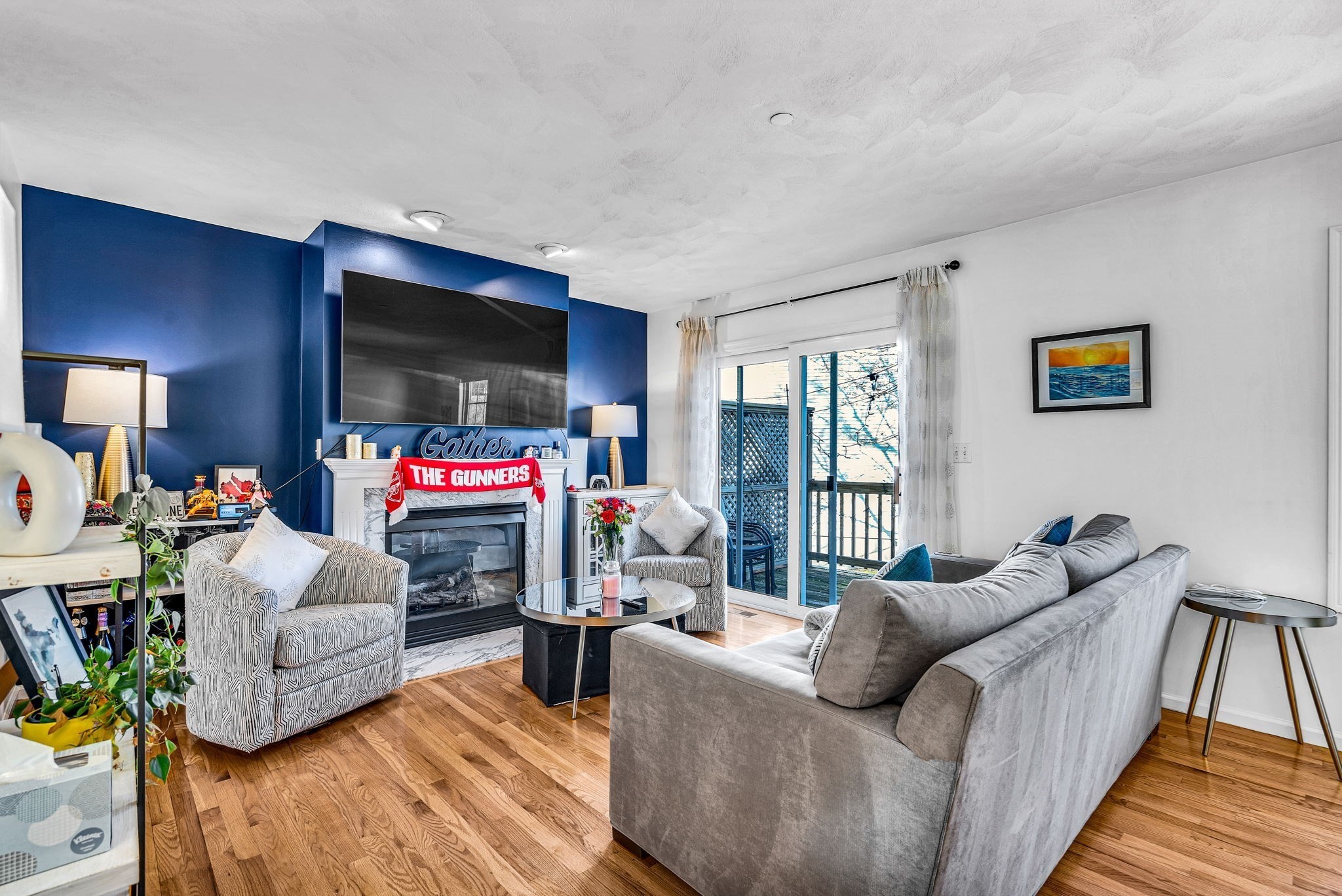555 Main St # 8