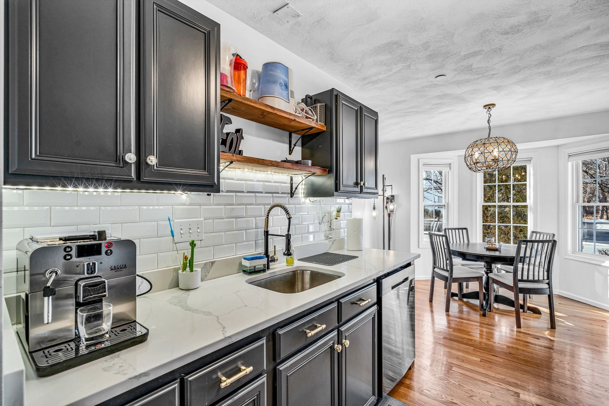 555 Main St # 8
