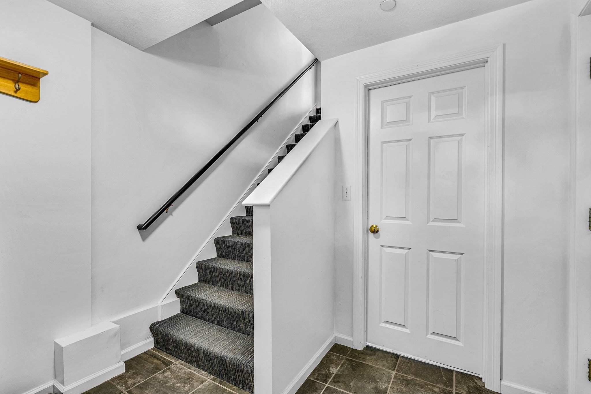 555 Main St # 8