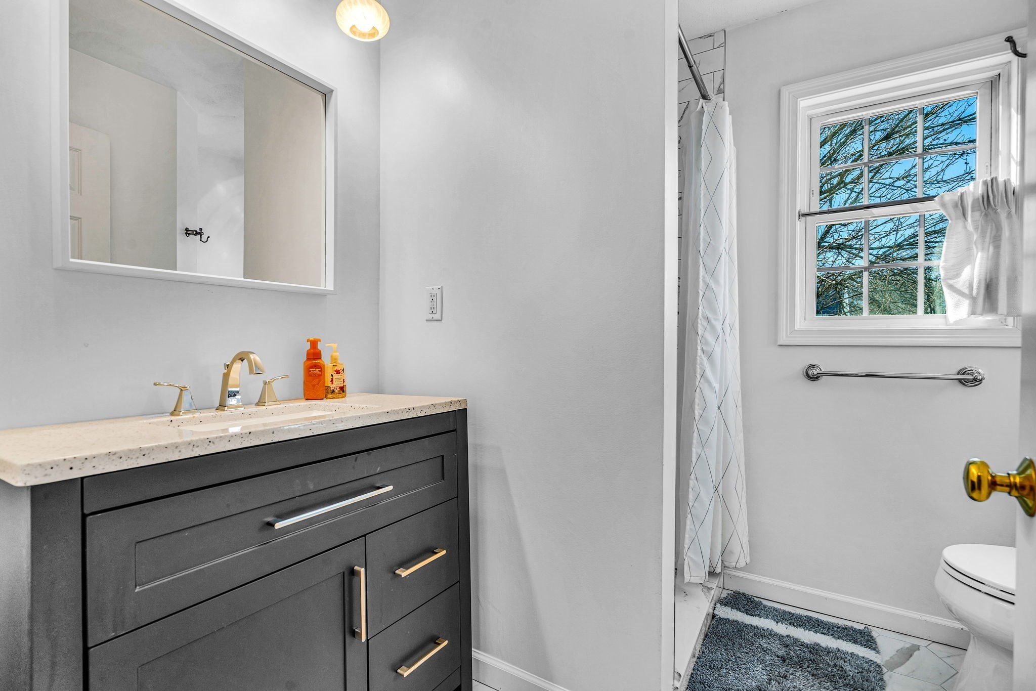 555 Main St # 8