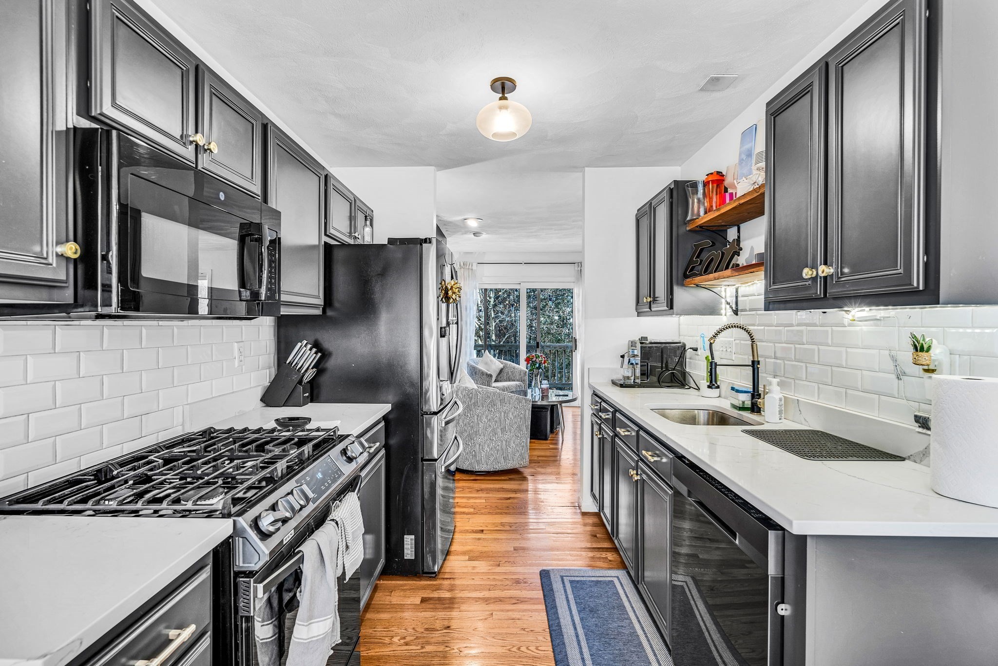 555 Main St # 8