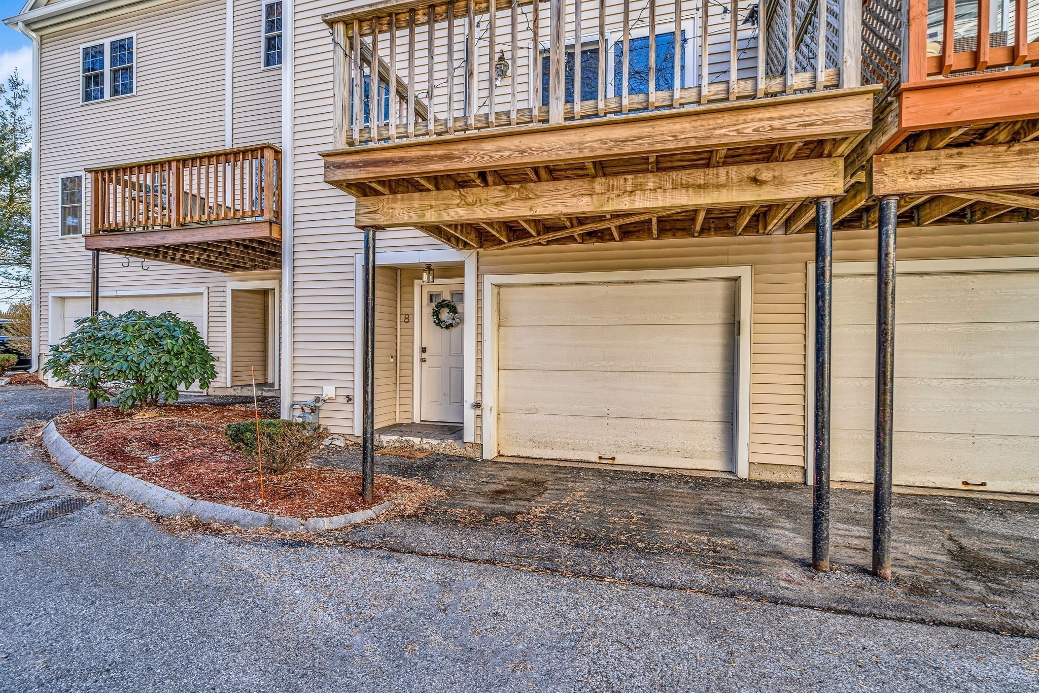 555 Main St # 8